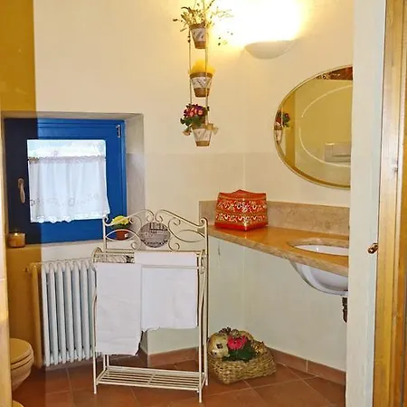 Apartment Rustico Colonna House By Gardadomusmea